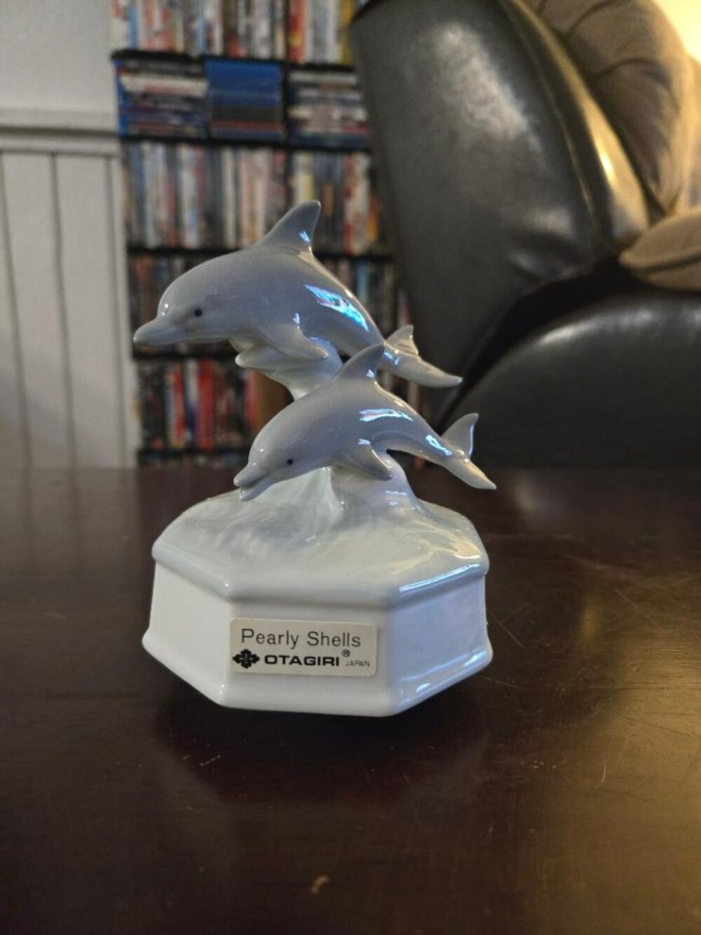 Musical Dolphins – Pearly Shells